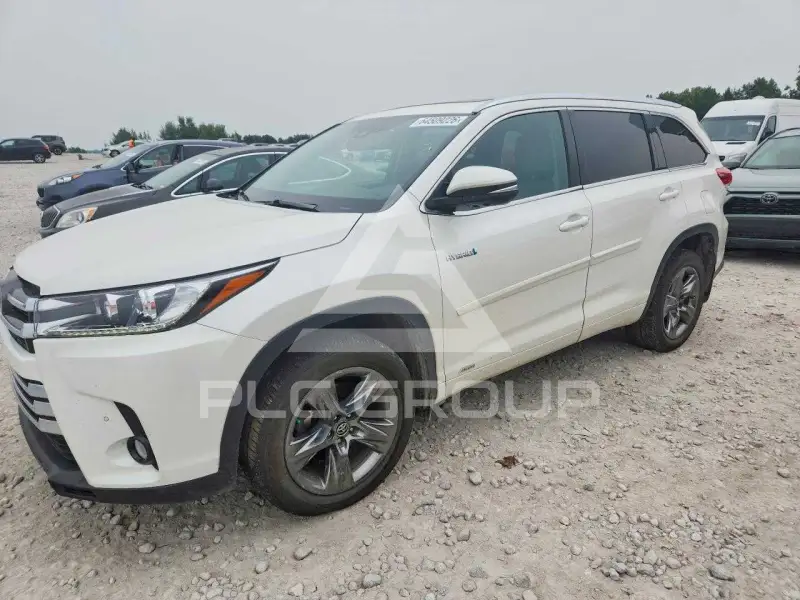 2017 Toyota Highlander photo