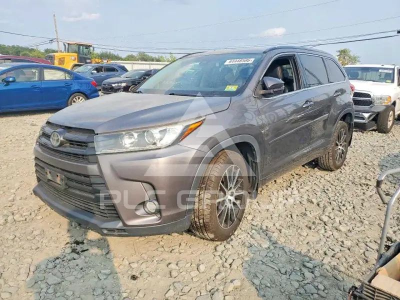 2017 Toyota Highlander фото