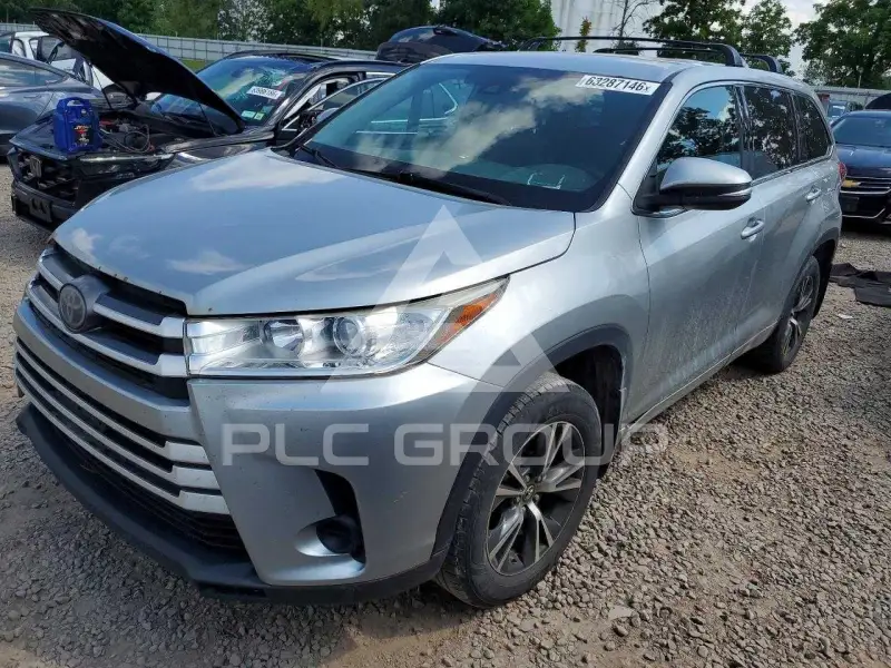 2017 Toyota Highlander photo