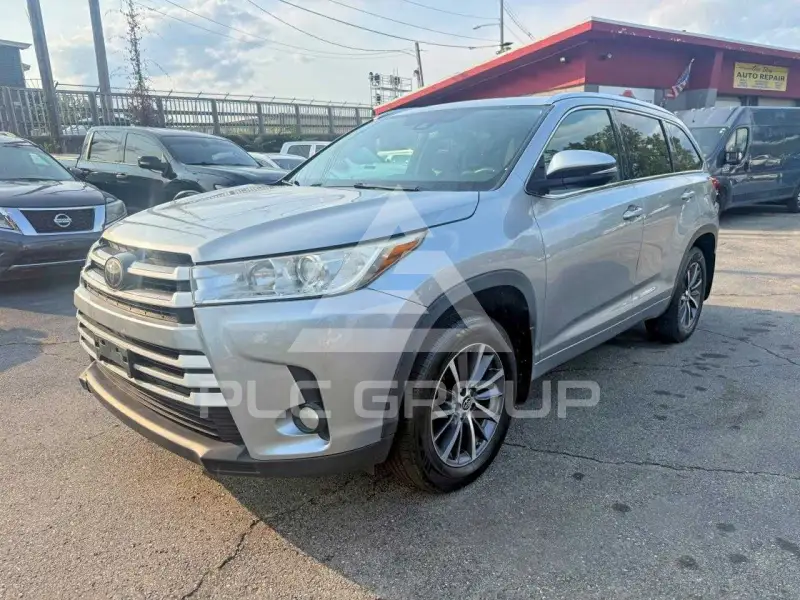 2017 Toyota Highlander photo