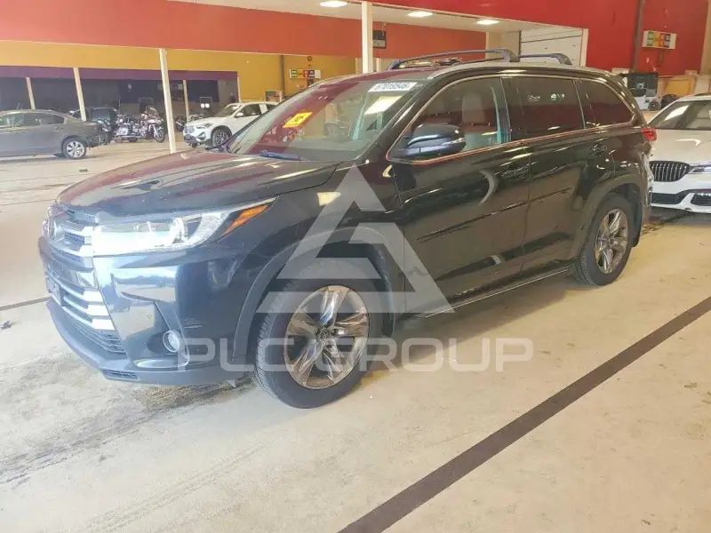 2017 Toyota Highlander photo