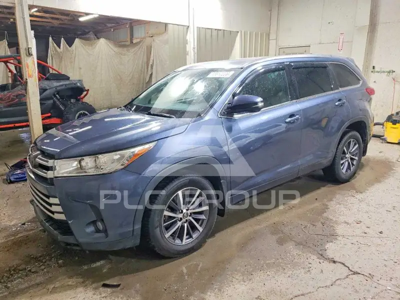 2017 Toyota Highlander фото