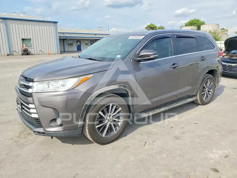 2017 Toyota Highlander фото