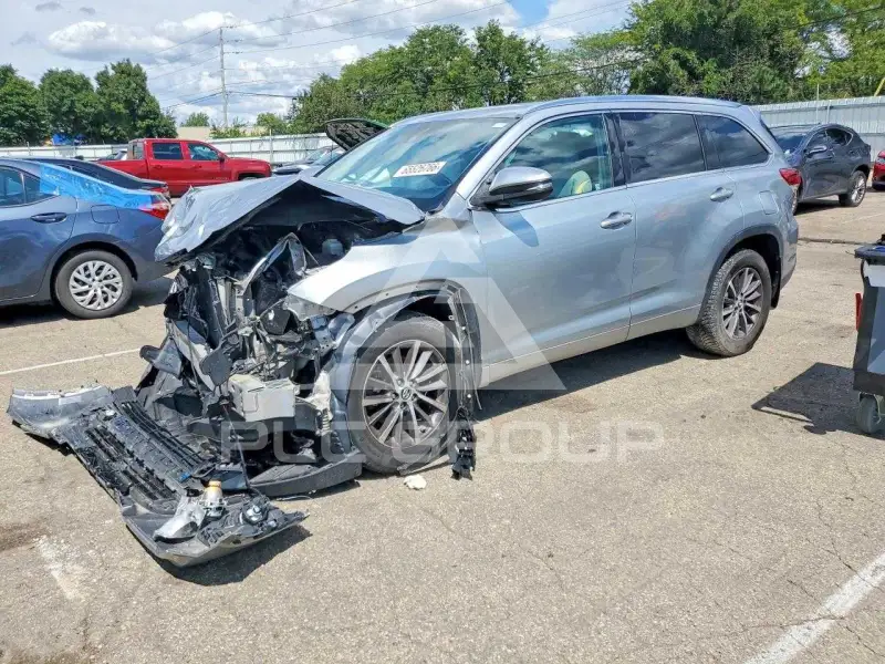 2017 Toyota Highlander фото