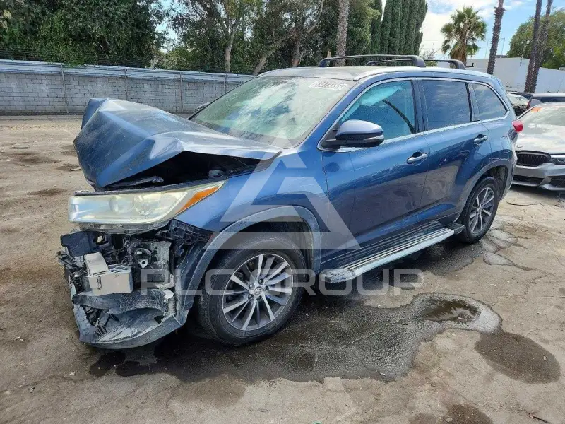 2017 Toyota Highlander фото