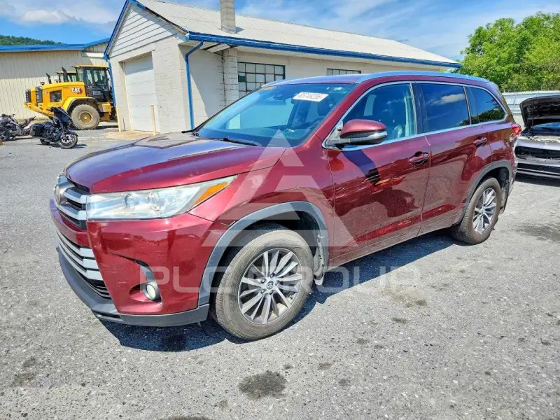 2017 Toyota Highlander фото
