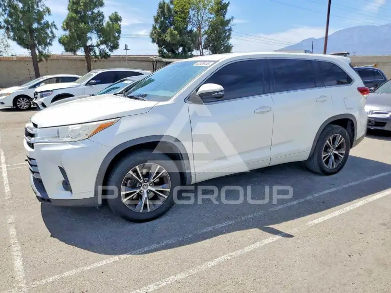2017 Toyota Highlander фото