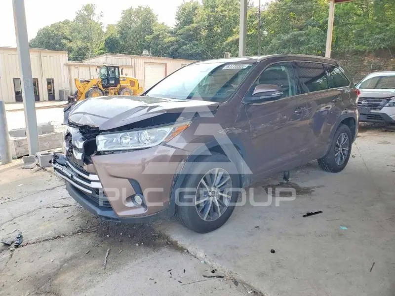2017 Toyota Highlander фото