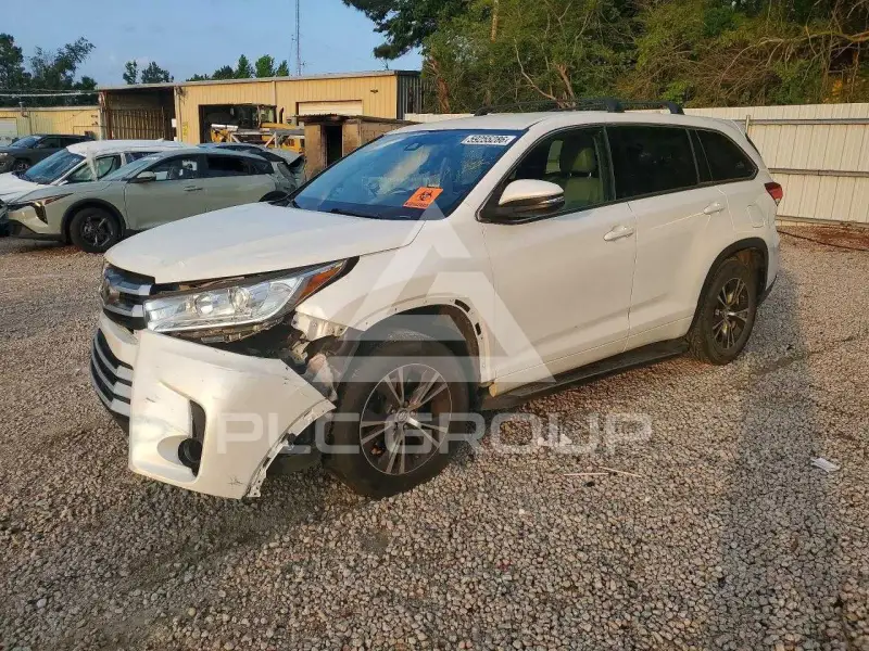 2017 Toyota Highlander photo