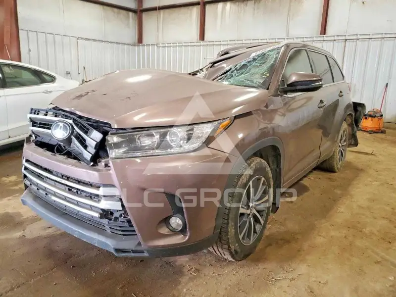 2017 Toyota Highlander фото