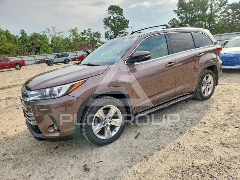 2017 Toyota Highlander photo
