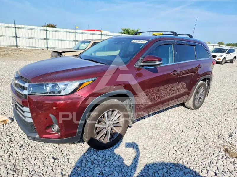 2017 Toyota Highlander photo