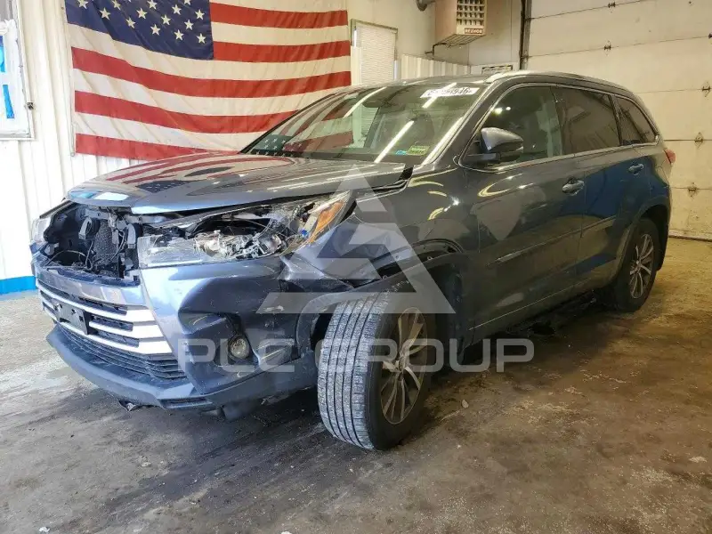 2017 Toyota Highlander фото