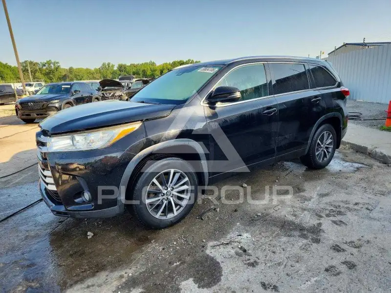 2017 Toyota Highlander фото