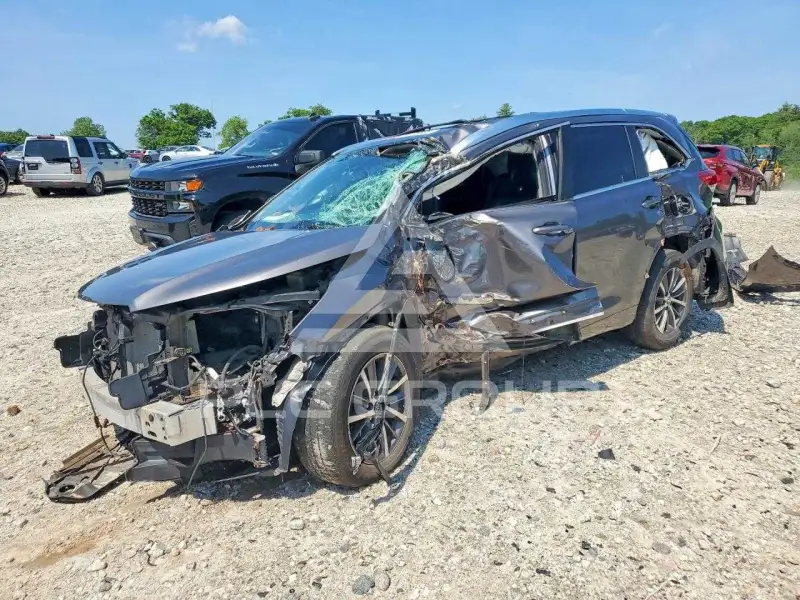 2017 Toyota Highlander фото