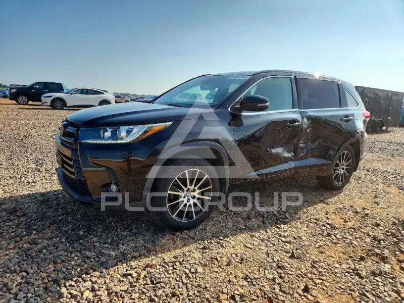 2017 Toyota Highlander photo