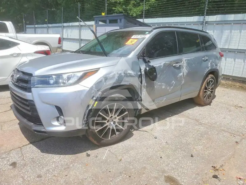 2017 Toyota Highlander фото