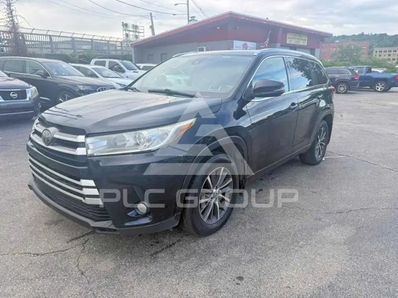 2017 Toyota Highlander фото