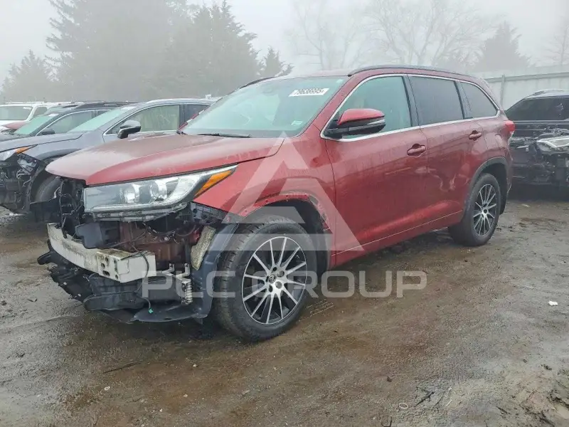 2017 Toyota Highlander photo
