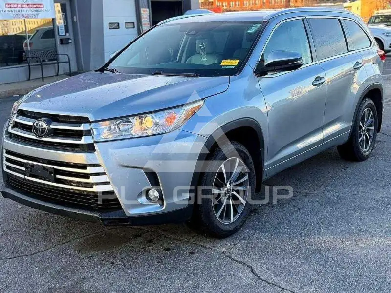 2017 Toyota Highlander photo