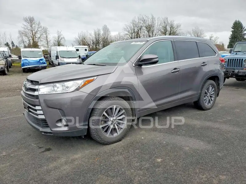 2017 Toyota Highlander фото