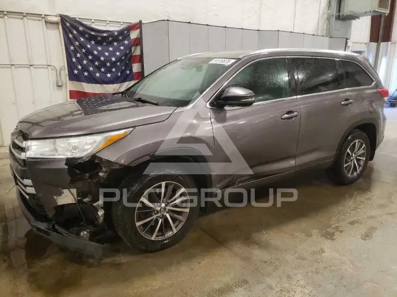 2017 Toyota Highlander фото