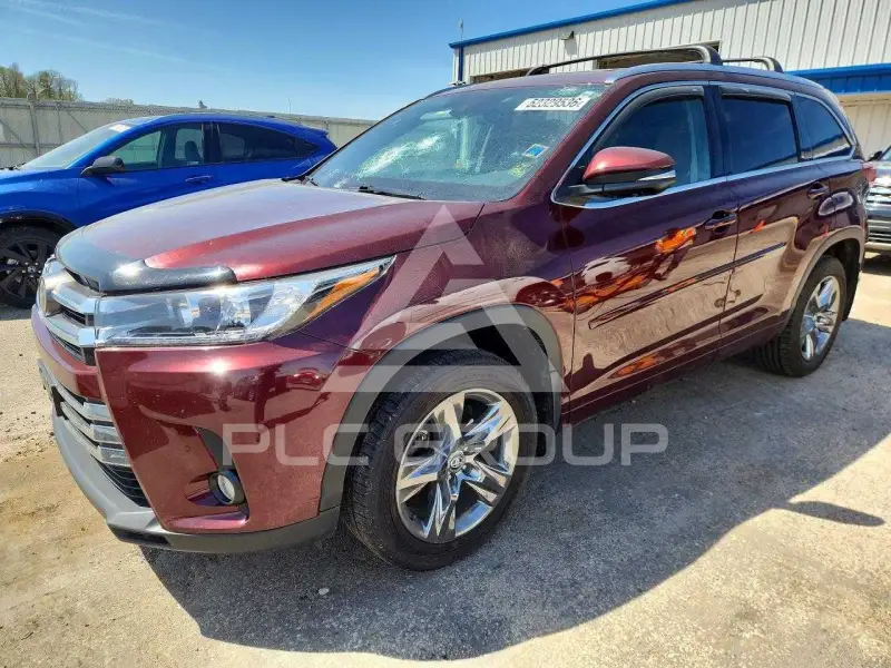 2017 Toyota Highlander photo