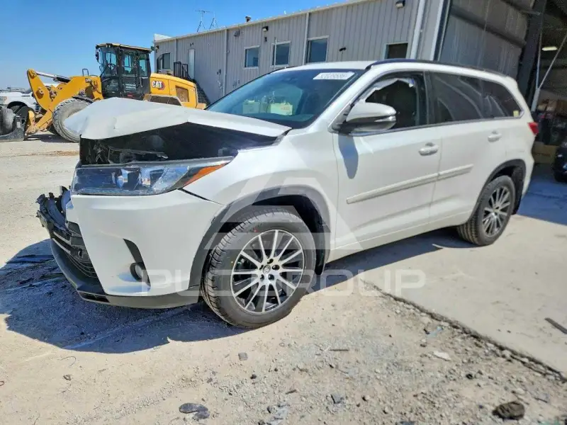 2017 Toyota Highlander фото