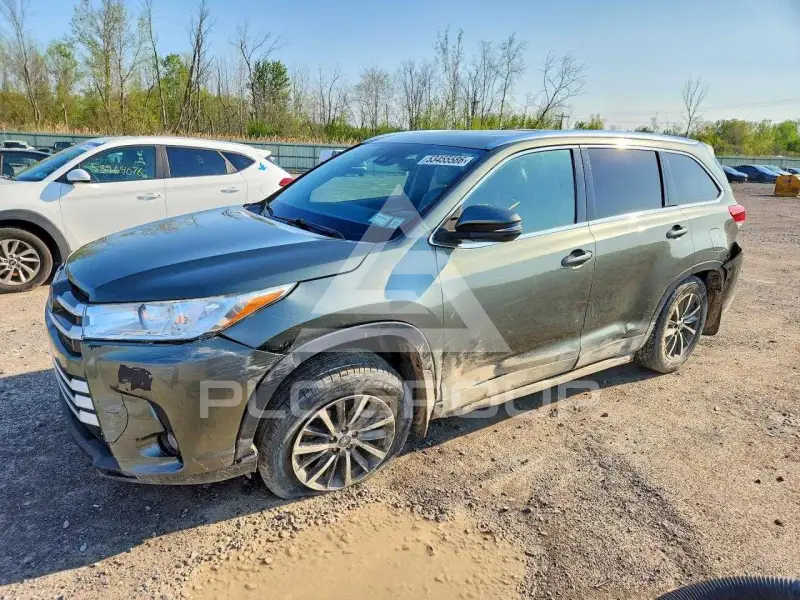 2017 Toyota Highlander photo