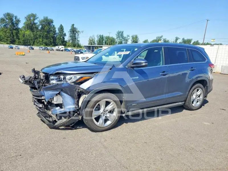 2017 Toyota Highlander photo