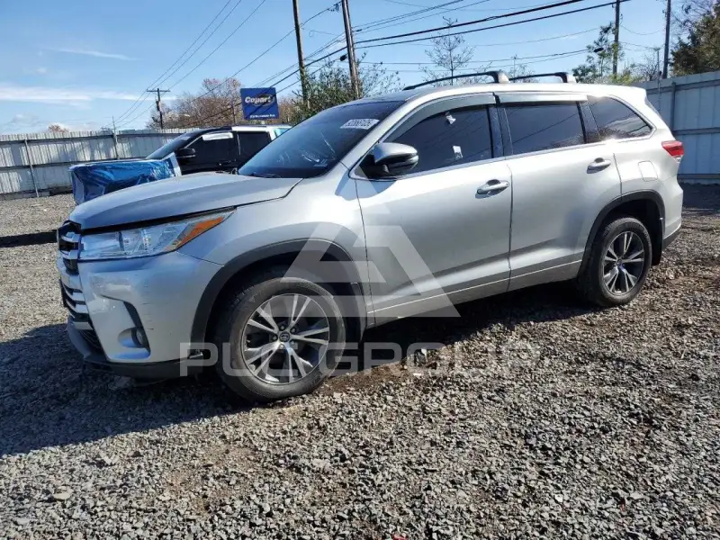 2017 Toyota Highlander фото