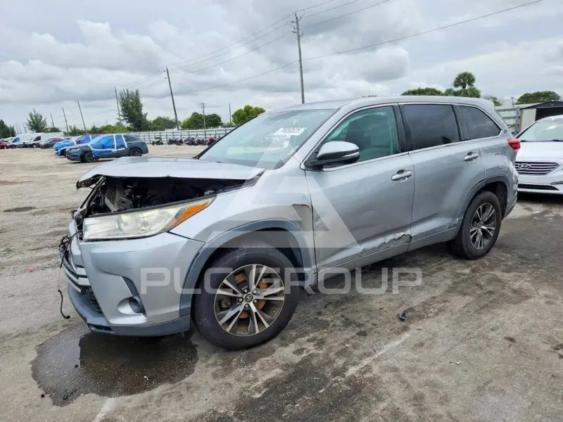 2017 Toyota Highlander фото