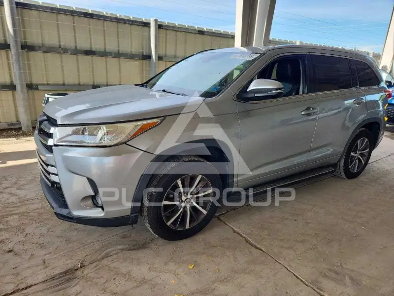 2017 Toyota Highlander фото