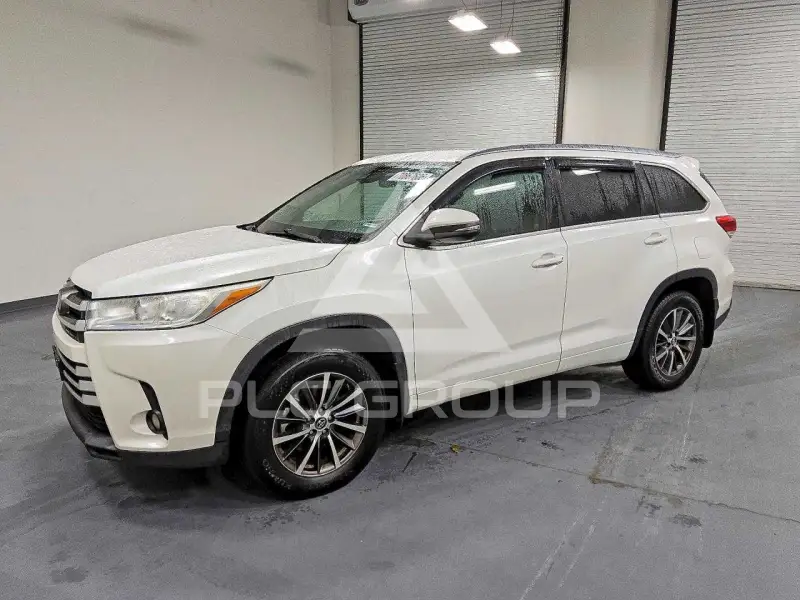2017 Toyota Highlander фото
