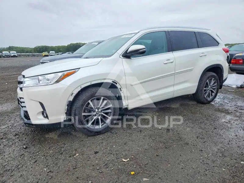 2017 Toyota Highlander фото