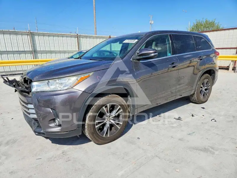 2017 Toyota Highlander photo