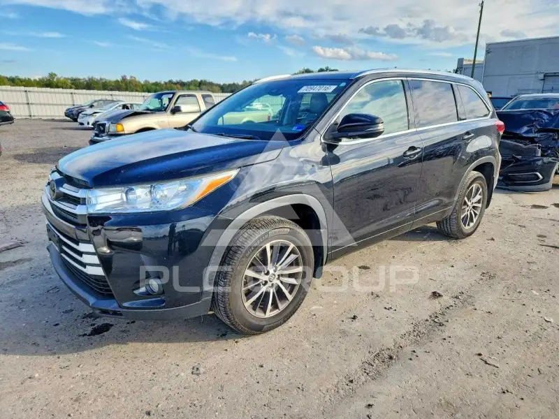 2017 Toyota Highlander фото