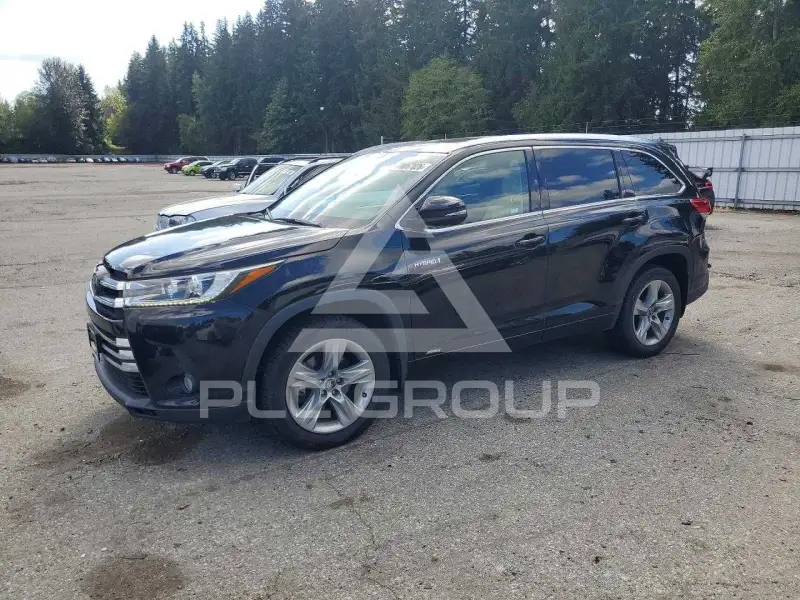 2017 Toyota Highlander photo