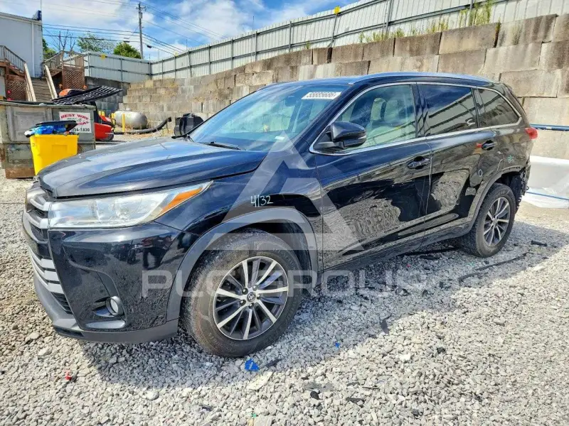 2017 Toyota Highlander фото