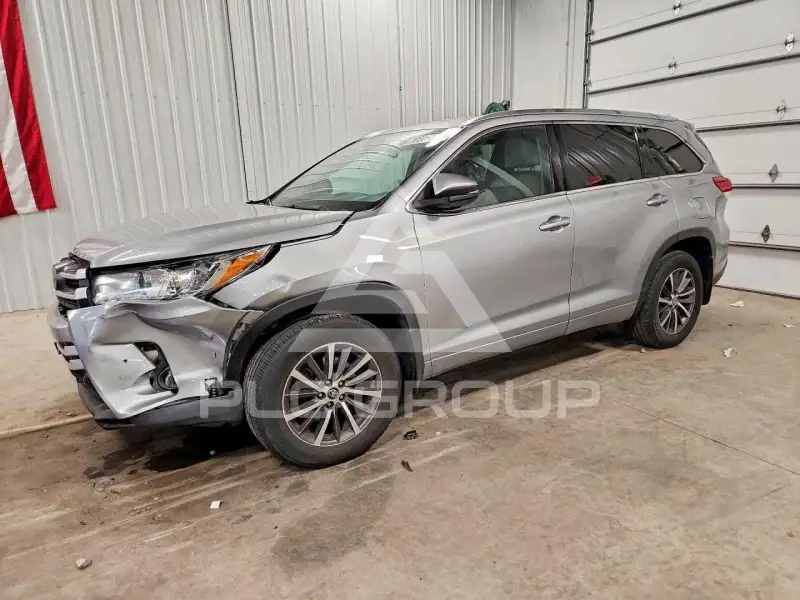 2017 Toyota Highlander фото
