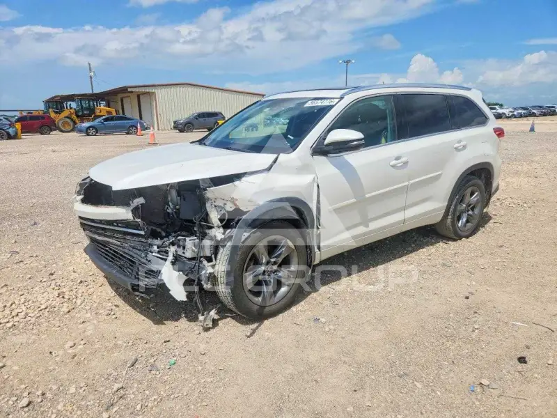 2017 Toyota Highlander photo