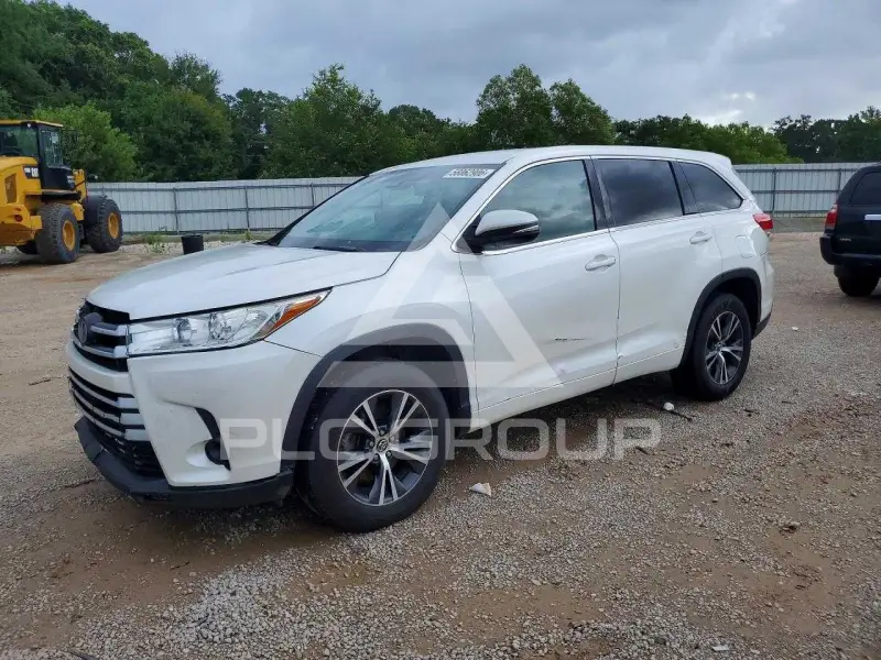 2017 Toyota Highlander photo