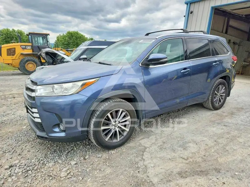 2017 Toyota Highlander фото