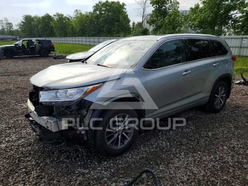 2017 Toyota Highlander фото