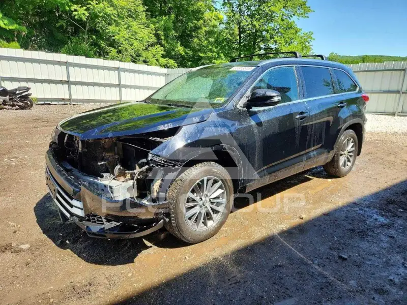 2017 Toyota Highlander фото
