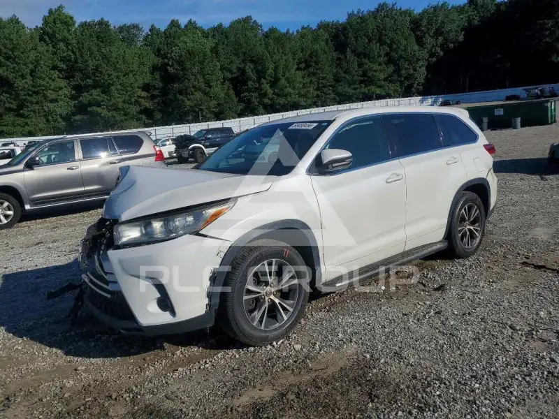 2017 Toyota Highlander photo