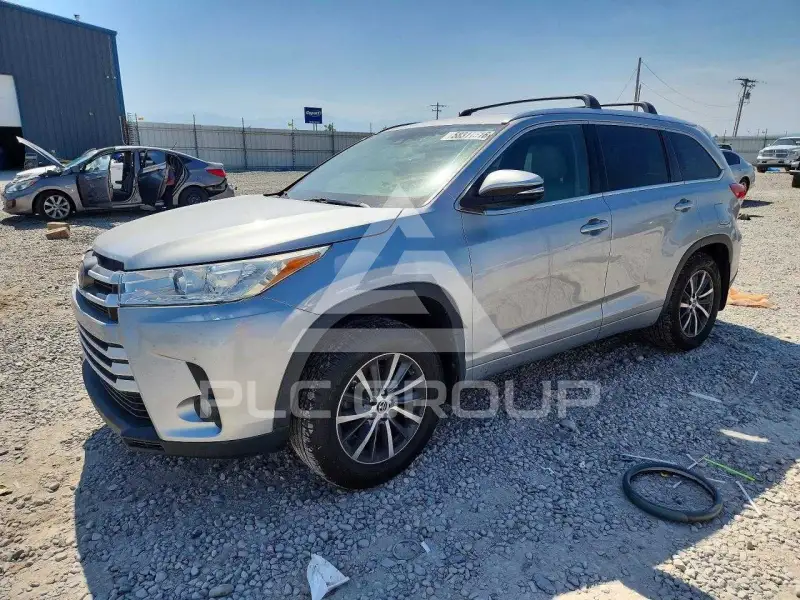 2017 Toyota Highlander фото