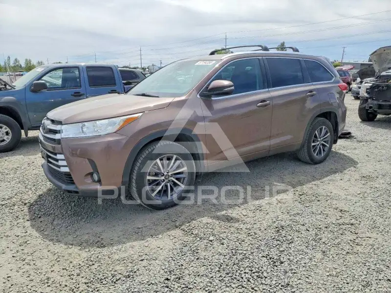 2017 Toyota Highlander фото