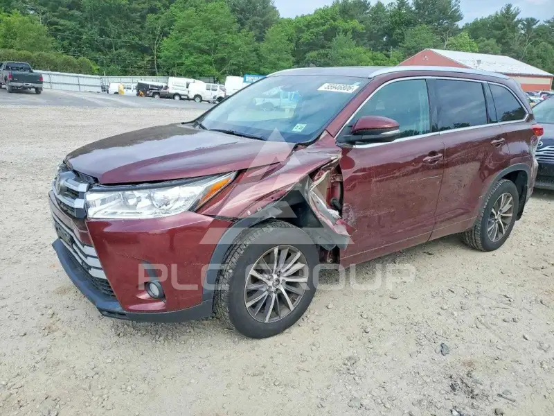 2017 Toyota Highlander photo