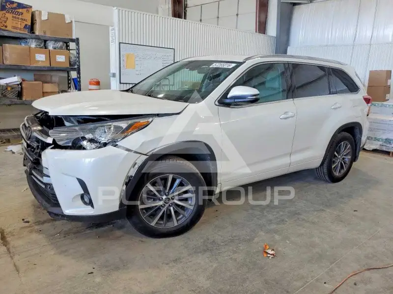 2017 Toyota Highlander фото